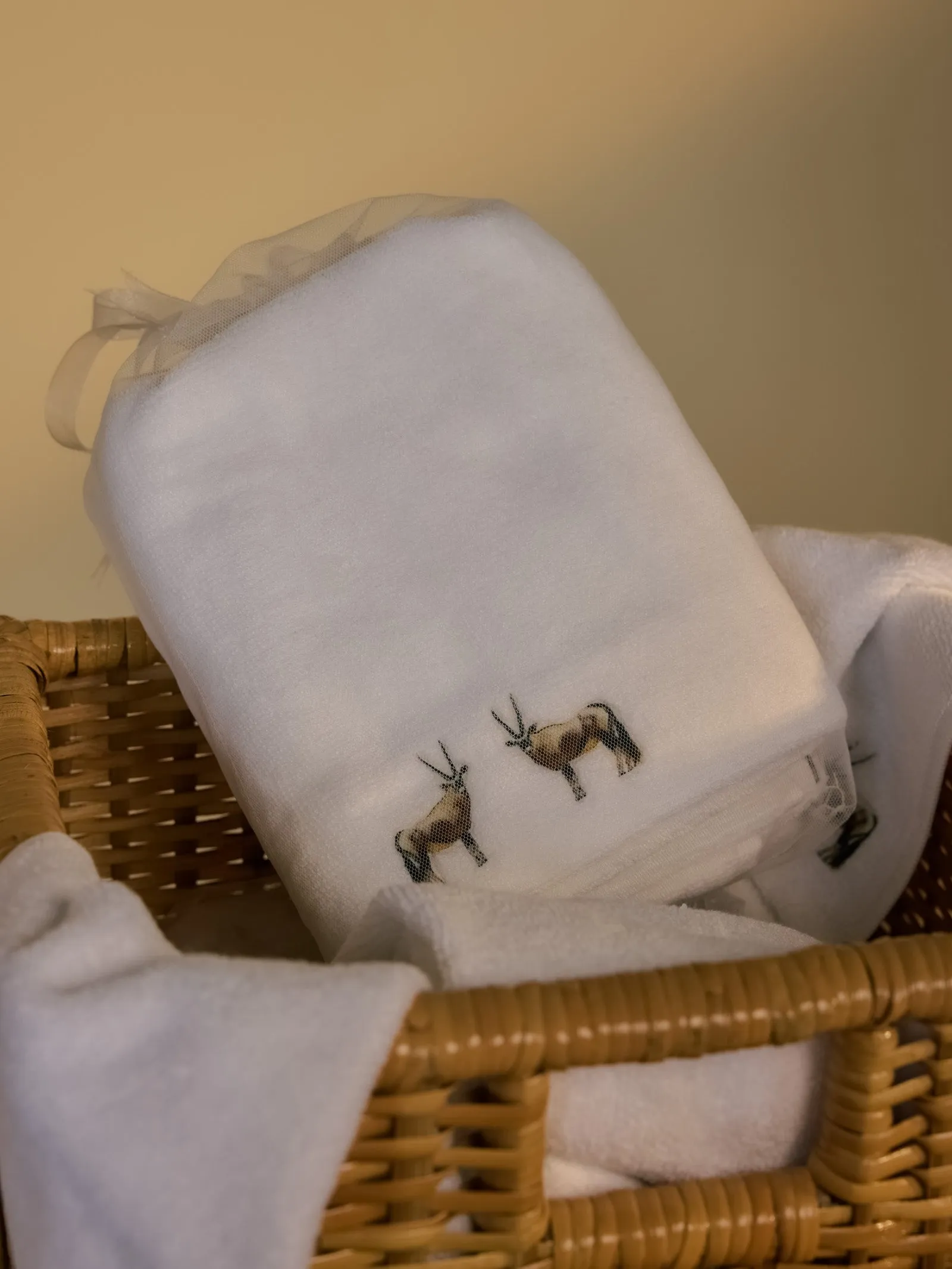 Oryx White Hand Towel (set of 2)